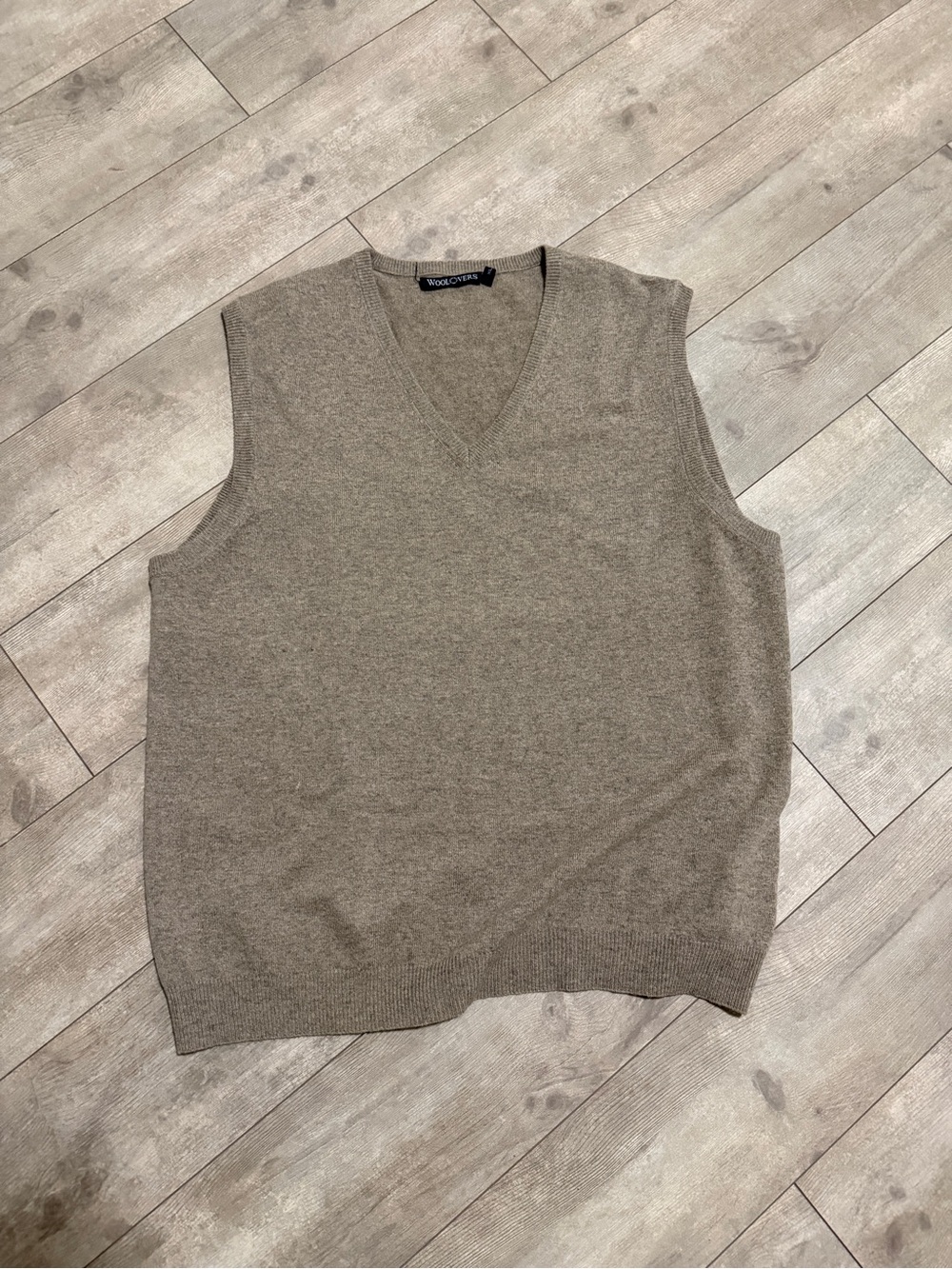 Wool / cashmere - V-Neck Sweater Vest in Taupe Brown (XL)